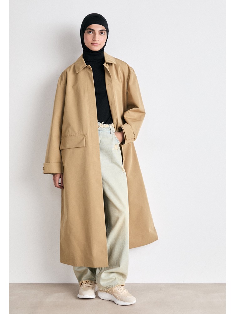 

Кроссовки женские Lacoste LA211A0U7 бежевые 37 EU, Бежевый, LA211A0U7