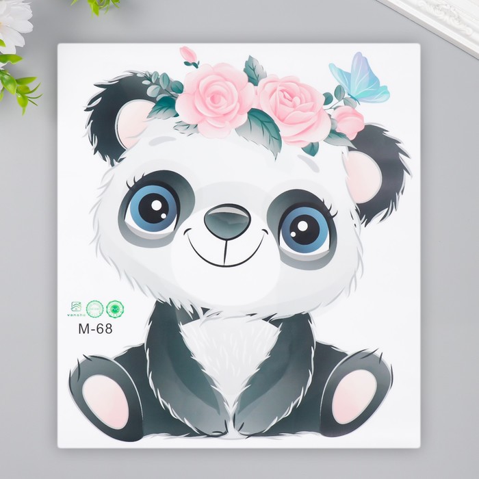 фото Наклейка пластик интерьерная цветная "малыш панды в цветочном венке" 23х26 см nobrand