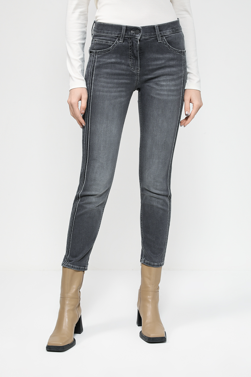 

Джинсы женские Gerry Weber 122094-66869 серые 46R, Серый, 122094-66869