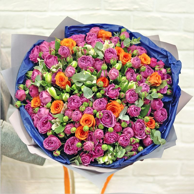 

Букет из кустовых роз и альстромерий Sfloristiс "Микс" 33 шт 40 см, Микс