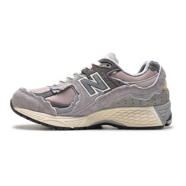 Кроссовки женские New Balance 2002RDY серые 385 EU 24400₽