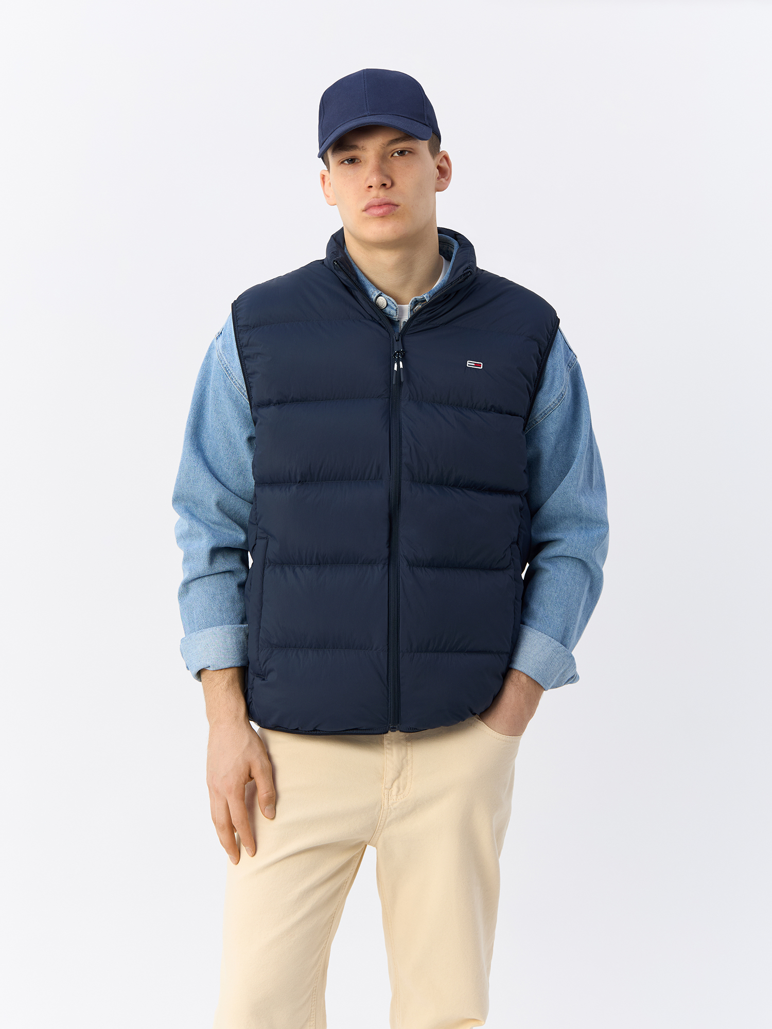 

Утепленный жилет мужской Tommy Hilfiger Jeans DM0DM17893 синий XXL, DM0DM17893
