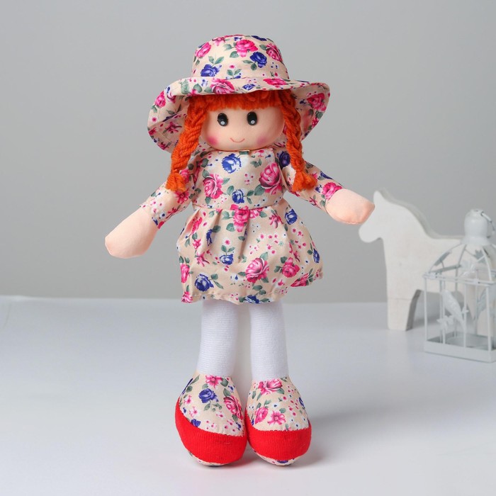 Мягкая игрушка Кукла, в шляпке и платьишке, цвета в ассортименте кукла рускукла дама в шляпке rk 171