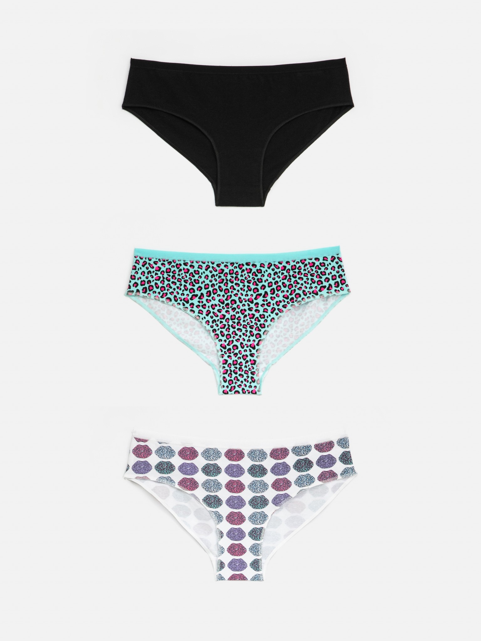 

Комплект трусов женских Infinity Lingerie 31204122033 черный; белый; голубой S, 3 шт., 31204122033