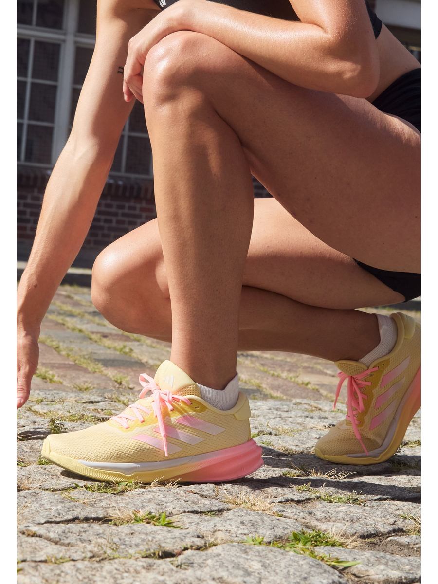 

Кроссовки женские Adidas AD541A2BQ желтые 42 EU, Желтый, AD541A2BQ