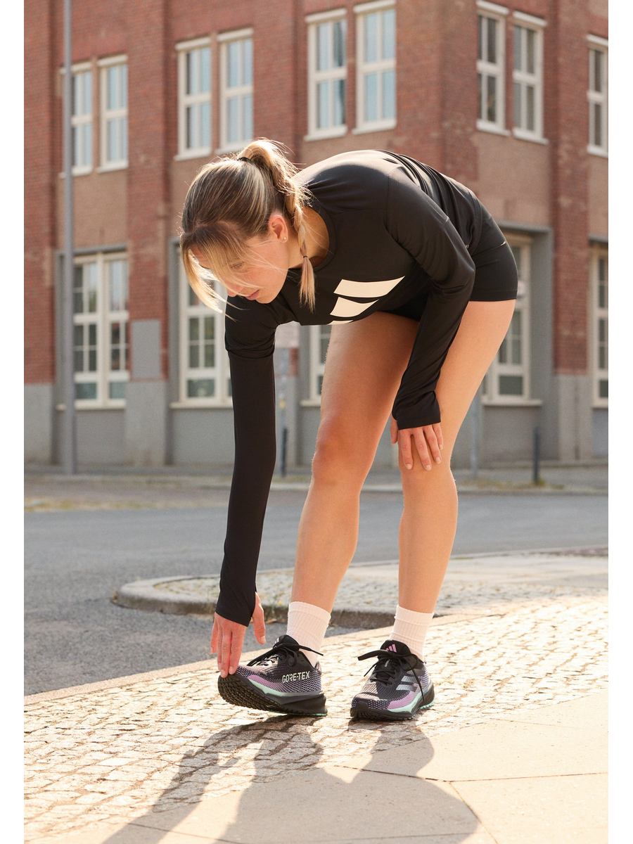 

Кроссовки женские Adidas AD541A2DE черные 41 EU, Черный, AD541A2DE