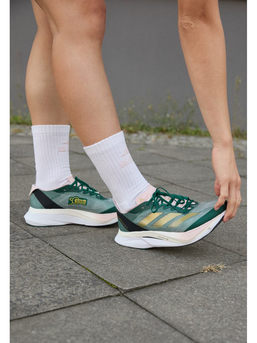 

Кроссовки женские Adidas AD541A2DF зеленые 42 2/3 EU, Зеленый, AD541A2DF