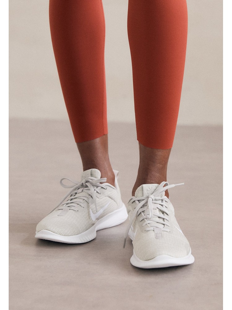 

Кроссовки женские Nike N1241A192 белые 44.5 EU, Белый, N1241A192