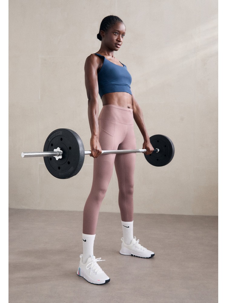 

Кроссовки женские Nike N1241A1AB белые 42 EU, Белый, N1241A1AB