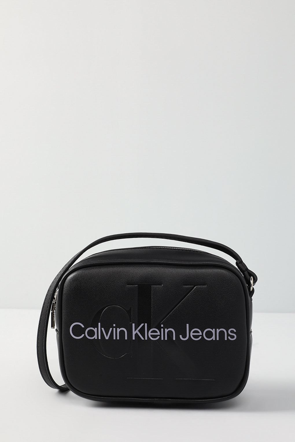 Сумка женская Calvin Klein K60K610275 черная 11790₽