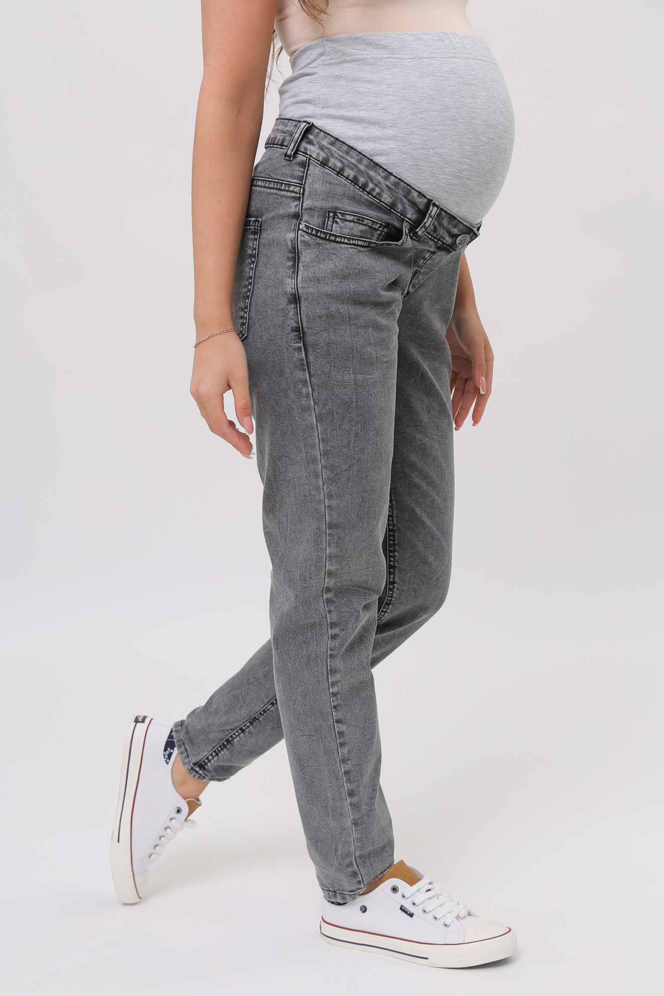 

Джинсы для беременных женские Mama's fantasy 01619 Т DS201 черные L, 01619 Т DS201