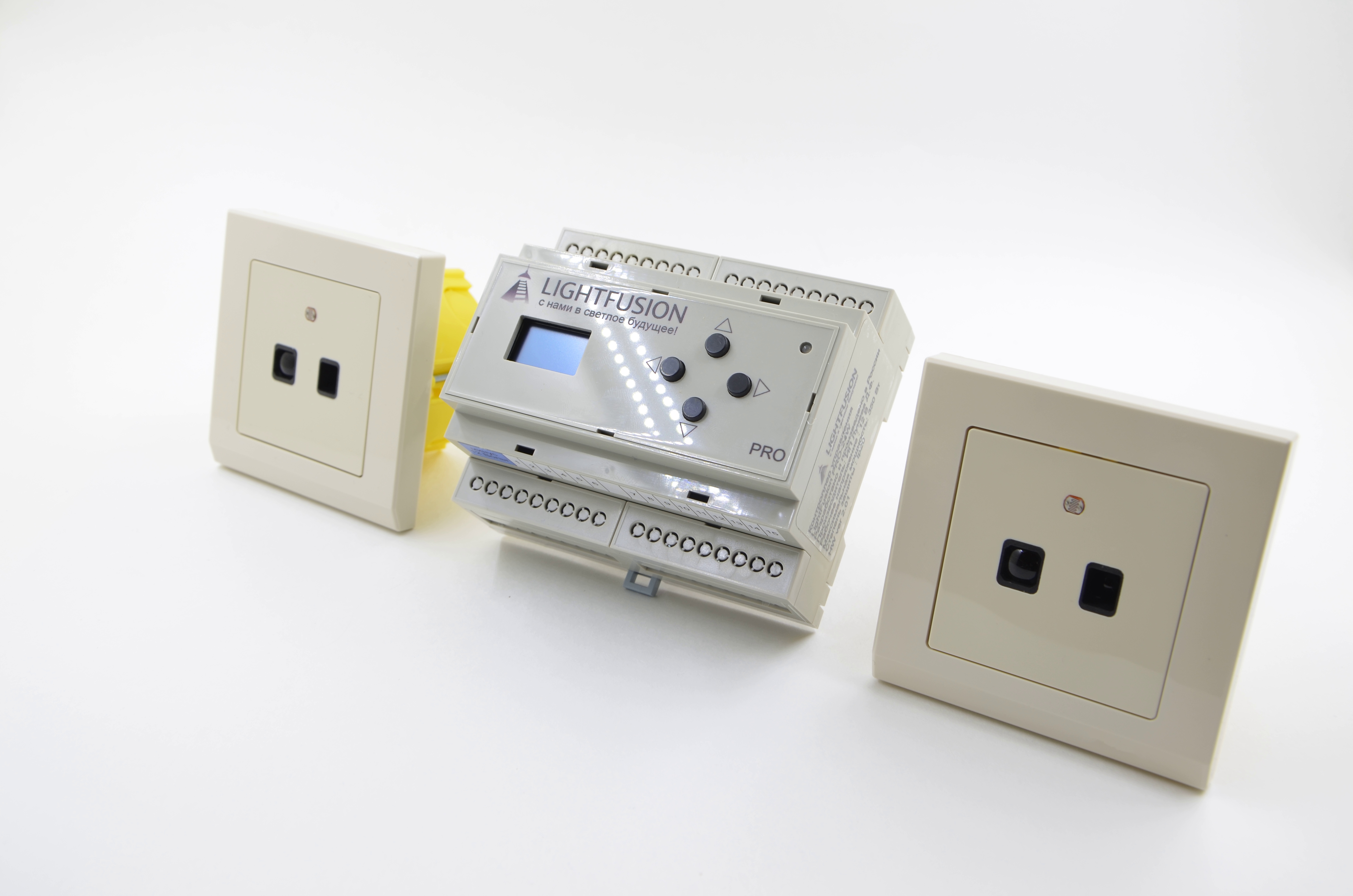 

Комплект подсветки лестницы LIGHTFUSION PRO/12V, бежевый, PRO/12V/бежевый
