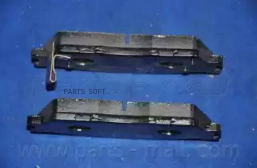 

PARTS-MALL к-т колодок торм. fr kia rio sf 02-05 PKB017