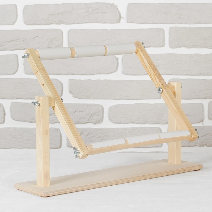 

Пяльцы-рамка для вышивания, 30  30 см, с подставкой, цвет светлое дерево