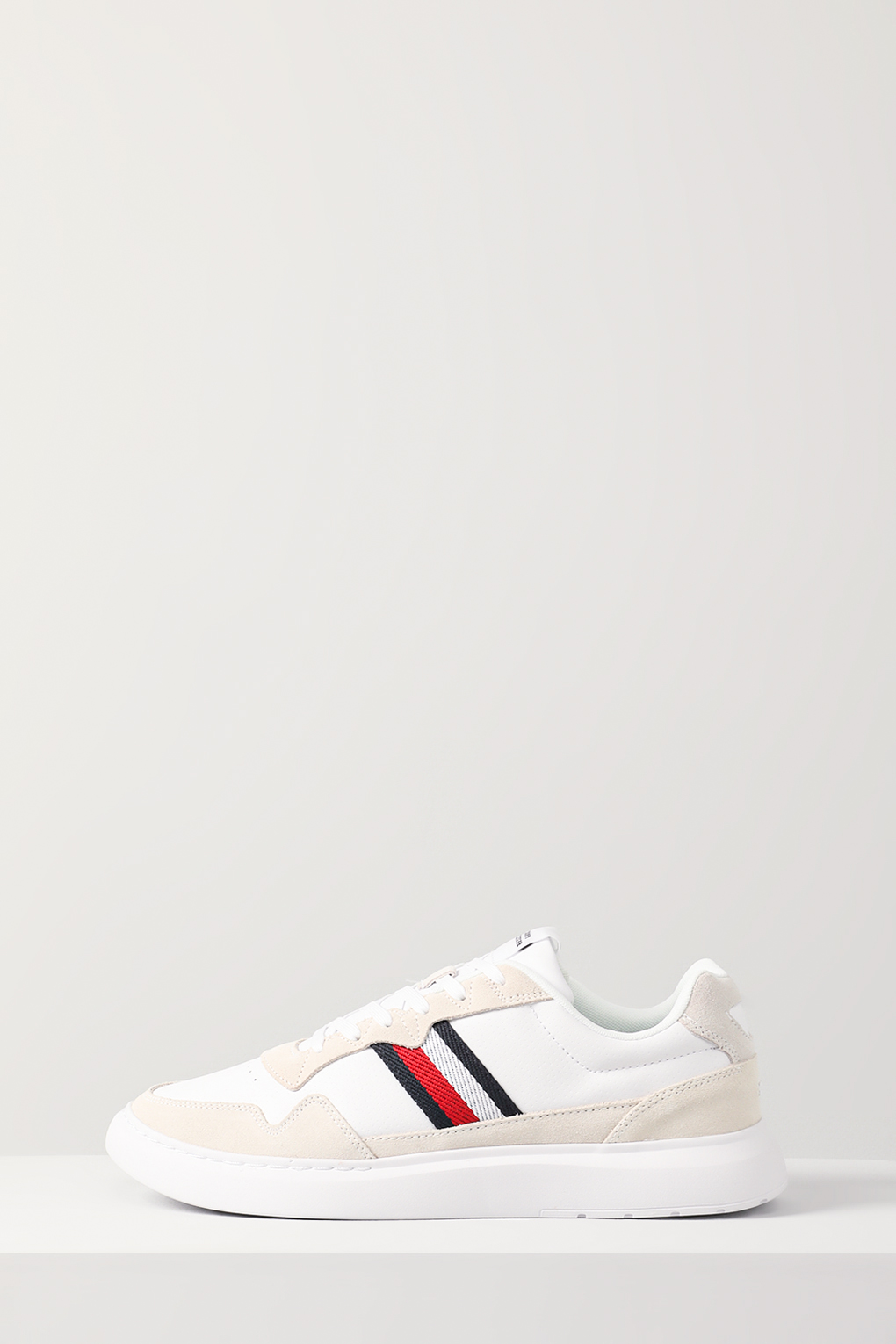 

Кеды женские Tommy Hilfiger FM0FM04889 белые 43 RU, Белый, FM0FM04889
