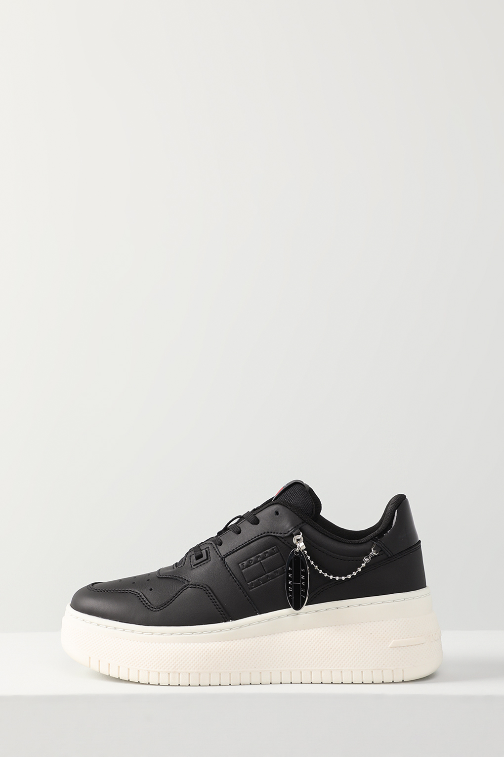 

Кеды женские Tommy Hilfiger EN0EN02421 черные 39 RU, Черный, EN0EN02421