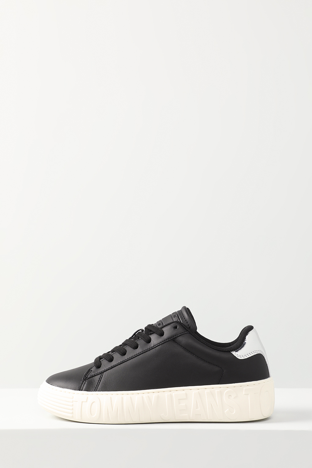 

Кеды женские Tommy Hilfiger EN0EN02273 черные 39 RU, Черный, EN0EN02273