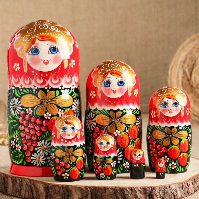

Матрёшка Полянка красный платок, 7 кукольная, 22 см