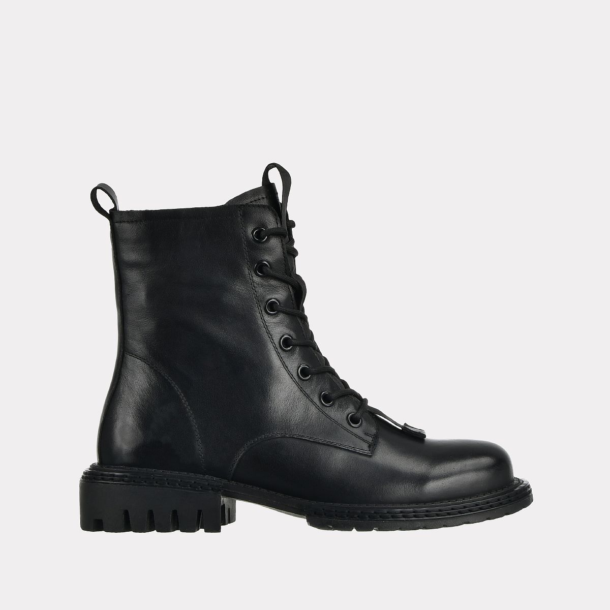 

Ботинки женские Versiya shop P99-340 черные 39 RU, Черный, P99-340