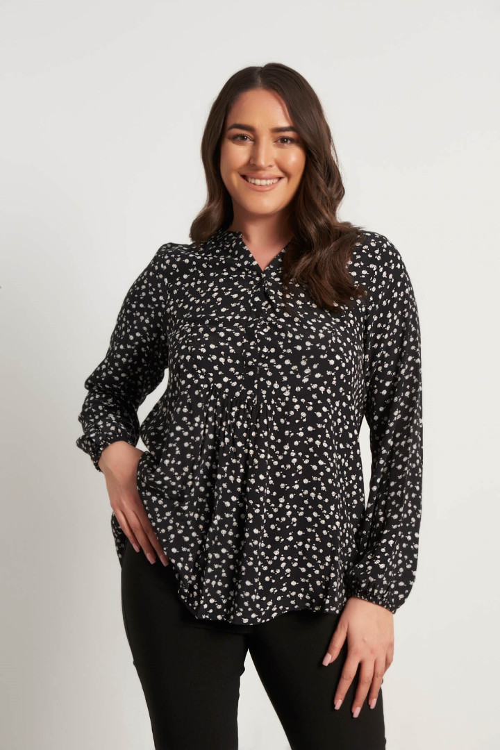 

Блуза женская Myline 1211 черная 40 EU (доставка из-за рубежа), 1211