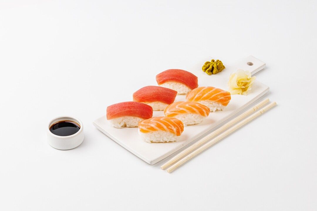 

Суши ВкусВилл сет с филе тунца и семги 160 г