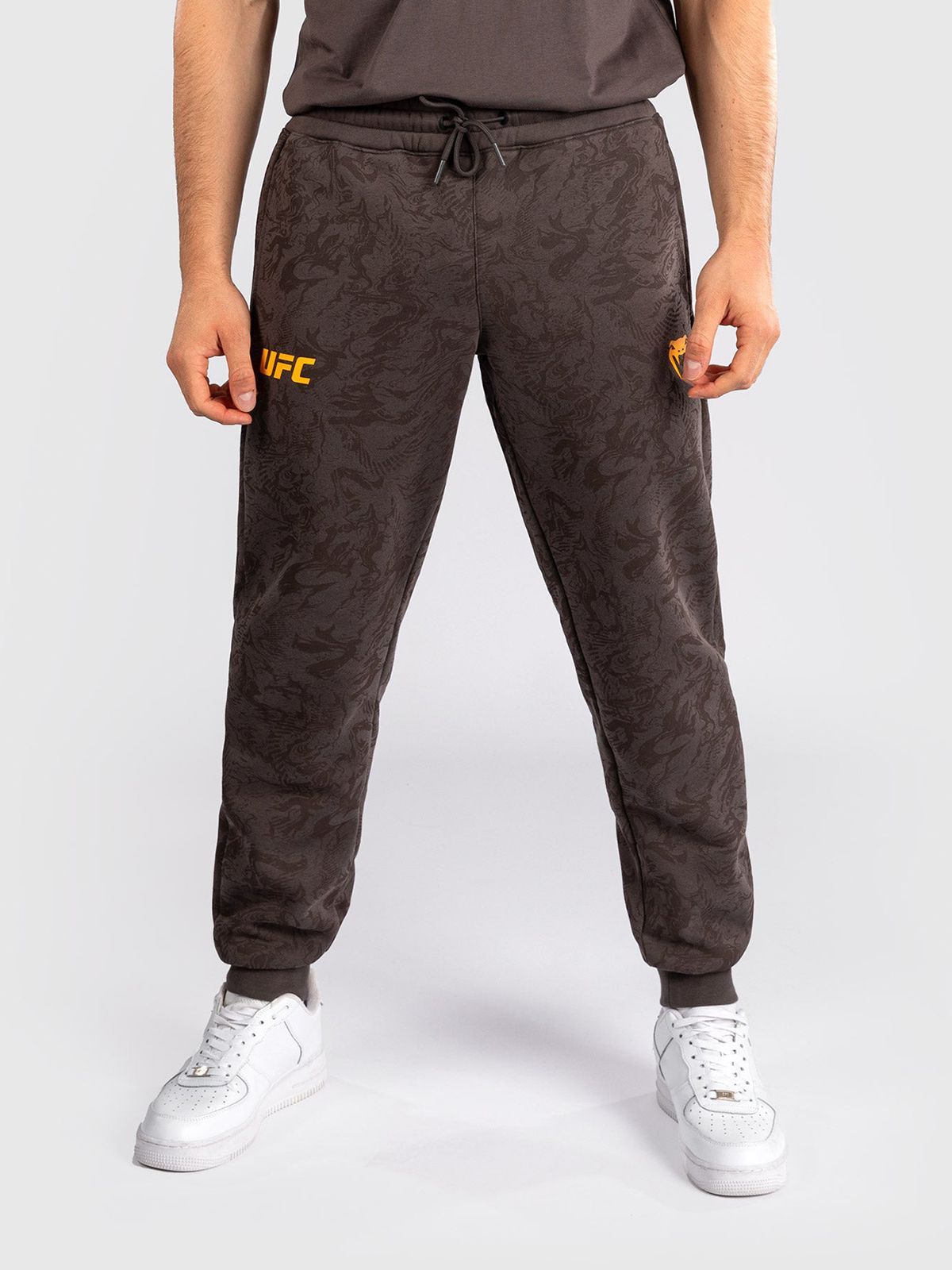 

Спортивные брюки мужские Venum VNMUFC-00298-00300 коричневые M, Коричневый, VNMUFC-00298-00300
