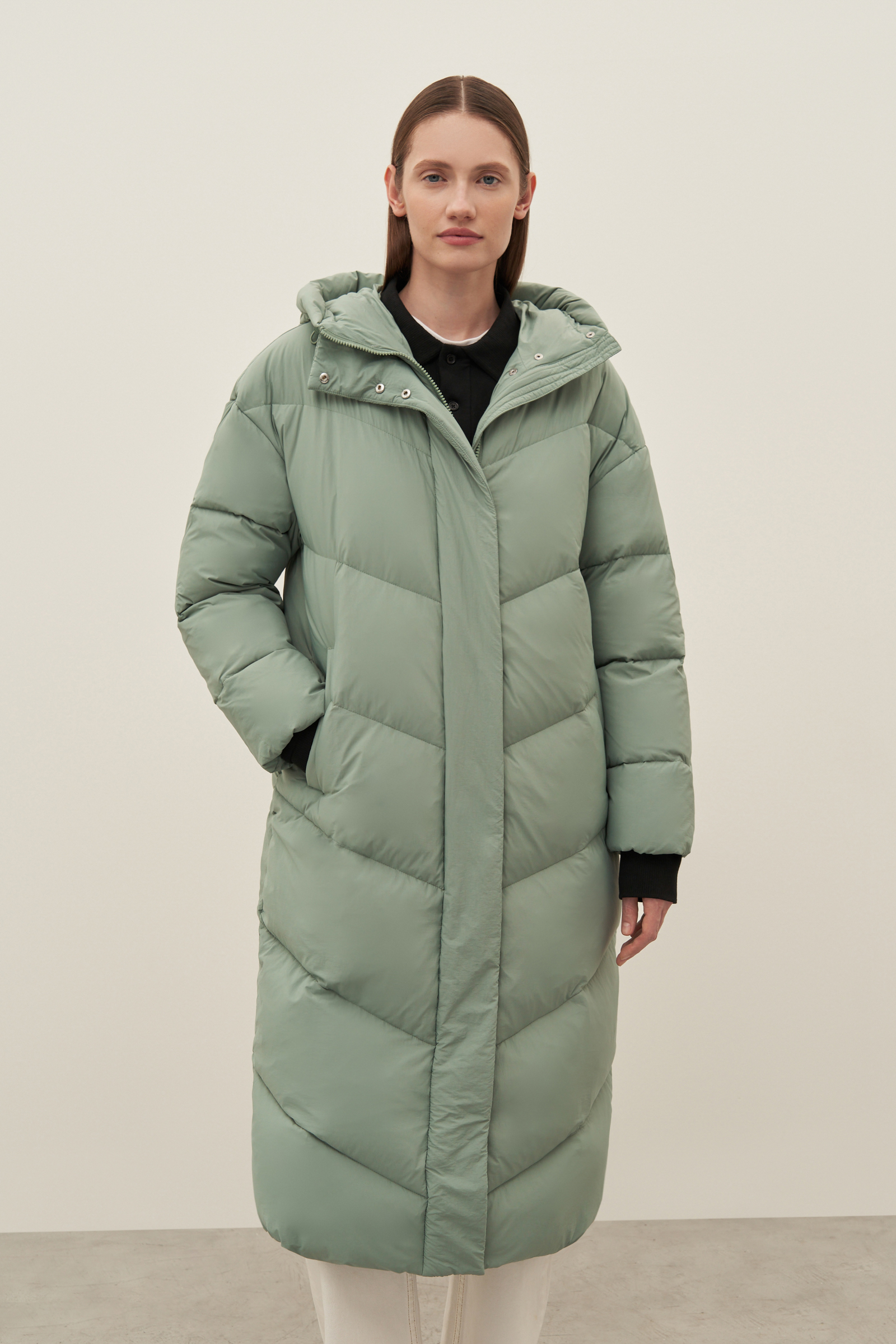 

Пуховик женский Finn Flare FAD11097 хаки XS, FAD11097