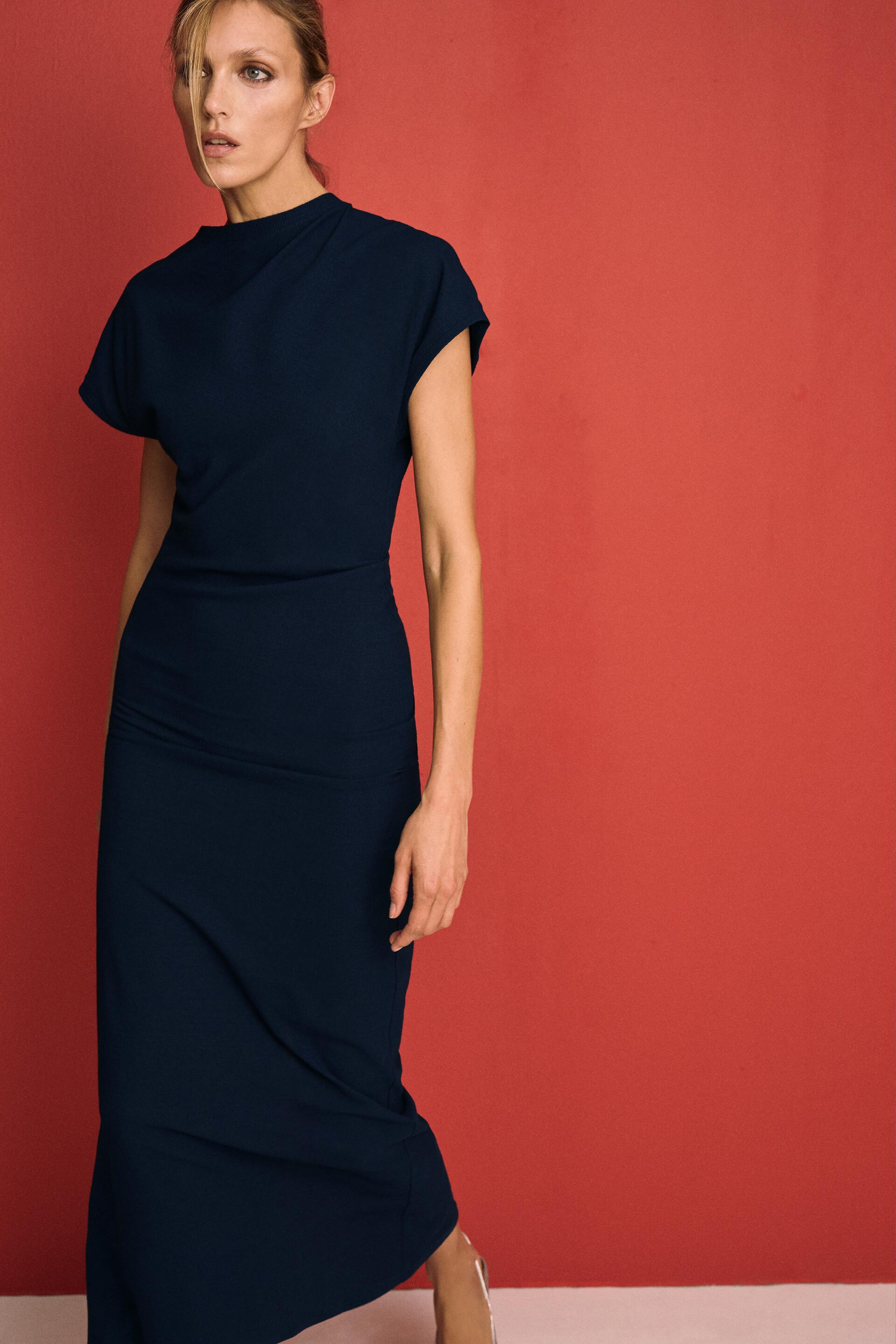 

Платье женское ZARA 08707638 синее XS (доставка из-за рубежа), 08707638