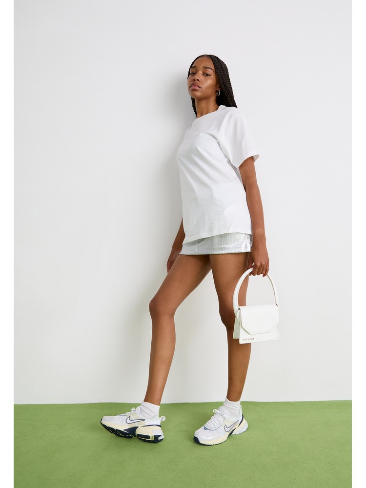 

Кроссовки женские Nike NI111A1C9 белые 44.5 EU, Белый, NI111A1C9