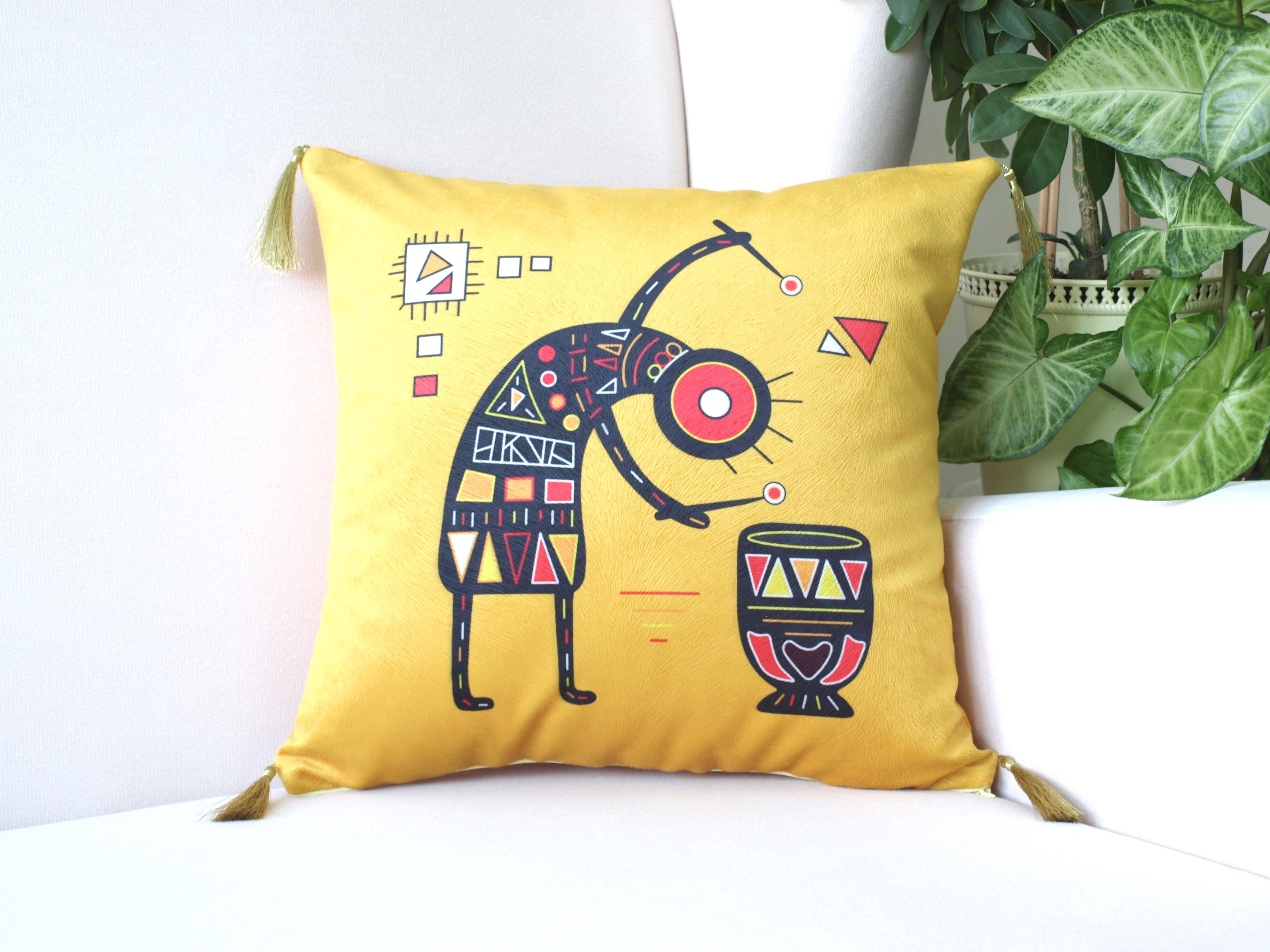 

Подушка Декоративная Zaberite, Африка Играющий на там -таме, 40х40, желтый, с кисточками, Декоративная Подушка -1 шт