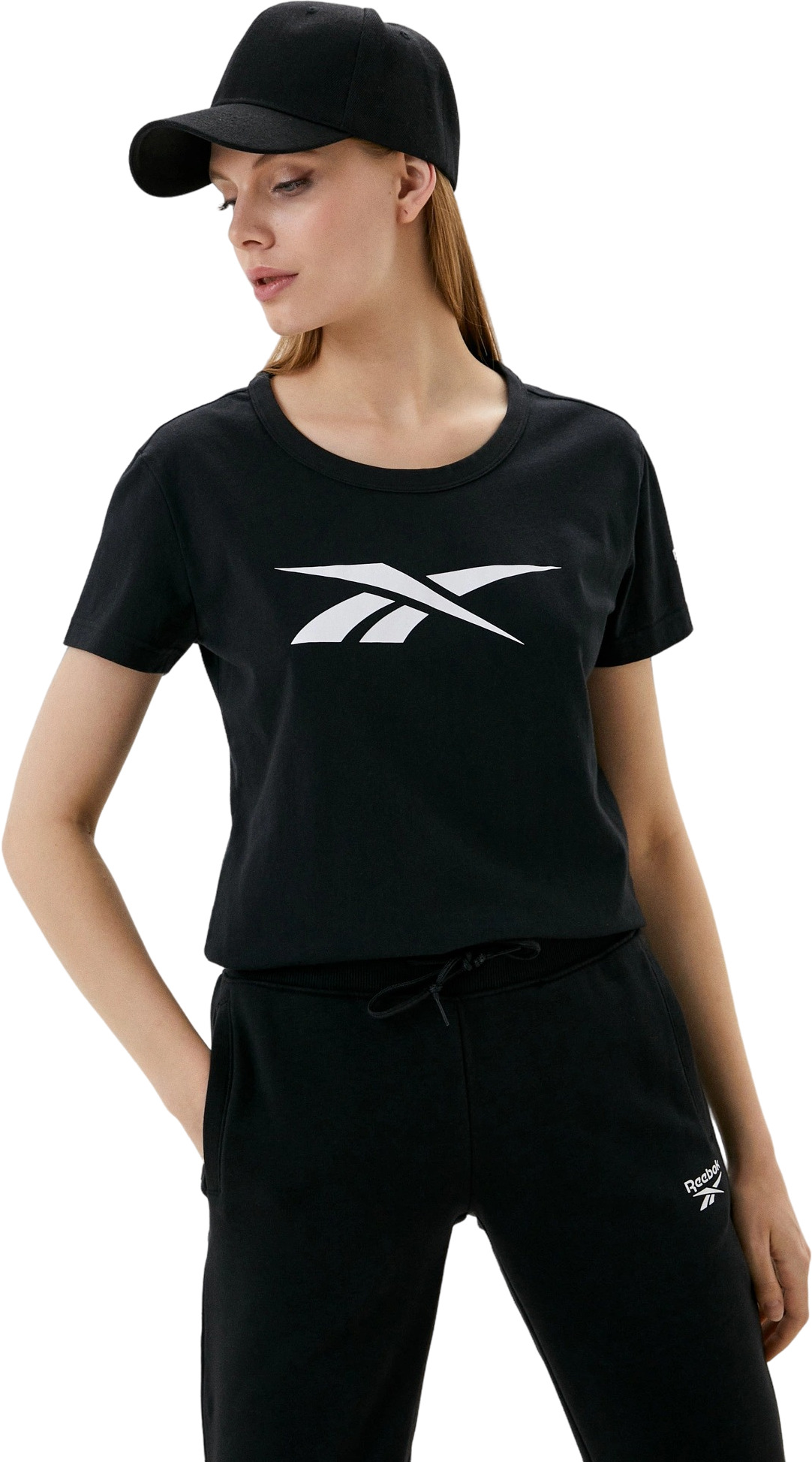 

Футболка женская Reebok GV5523 черная M, Черный, GV5523