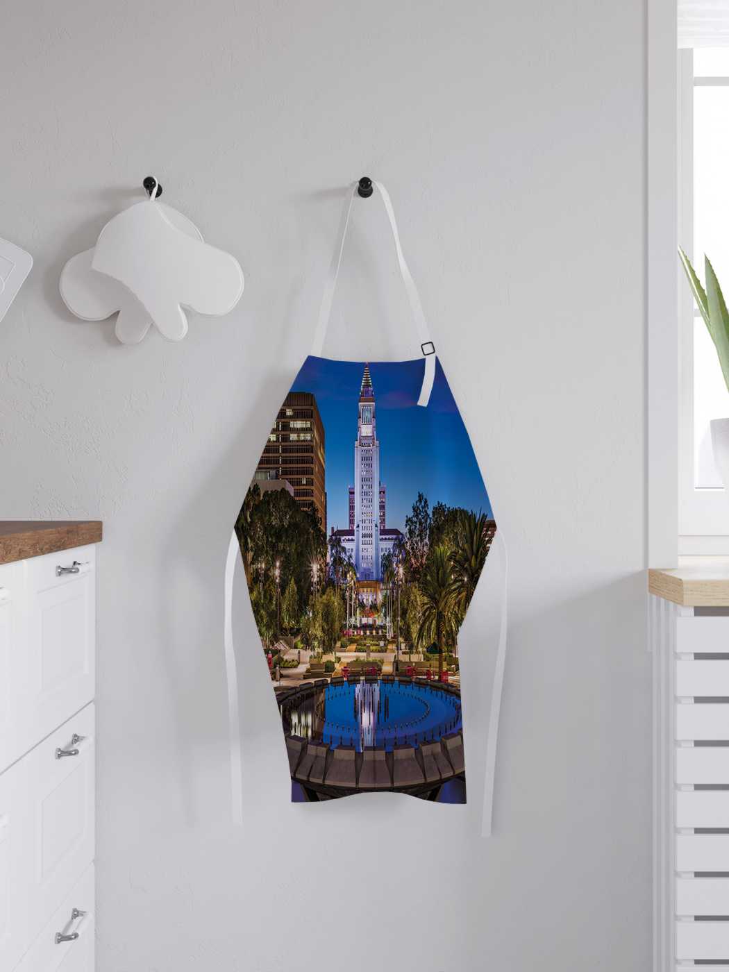 

Фартук женский JoyArty для готовки "Фонтан в курортном городе", универсальный размер, Синий