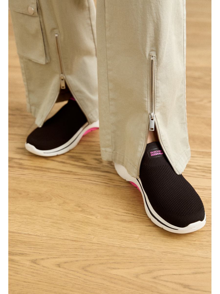 

Кроссовки женские Skechers P0741A0AU черные 40.5 EU, Черный, P0741A0AU