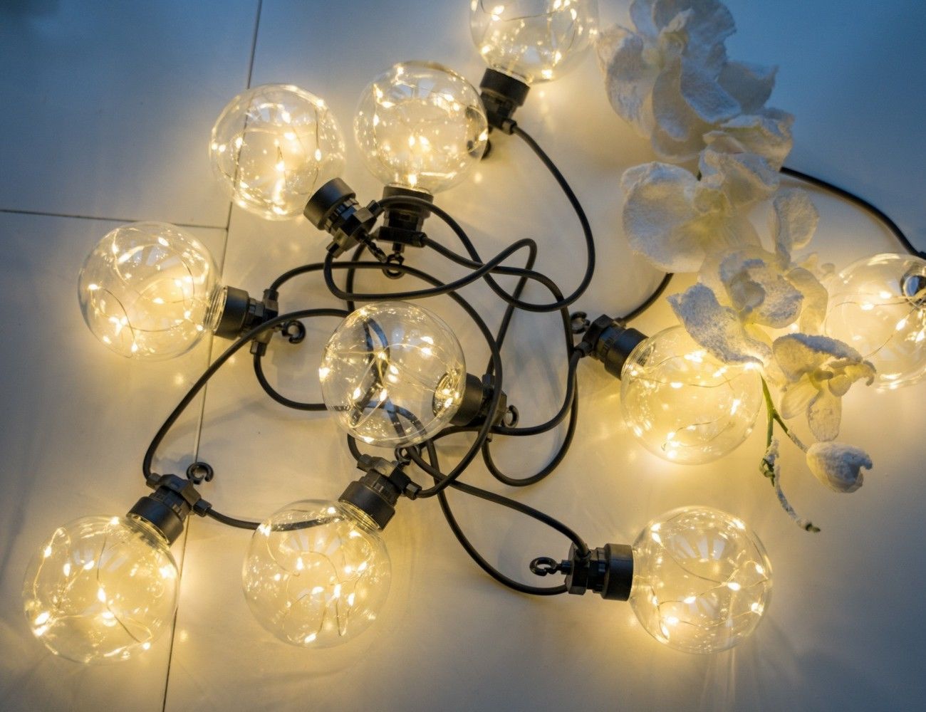 фото Гирлянда из лампочек bulbs balls, 10 тёплых белых led-огней, 2.7+3 м intex