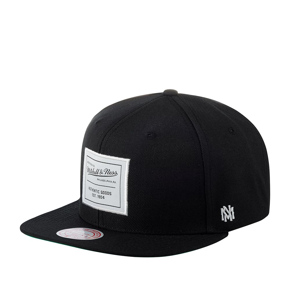 

Бейсболка унисекс Mitchell & Ness HHSS3390-MNNYYK черная, Черный, HHSS3390-MNNYYK