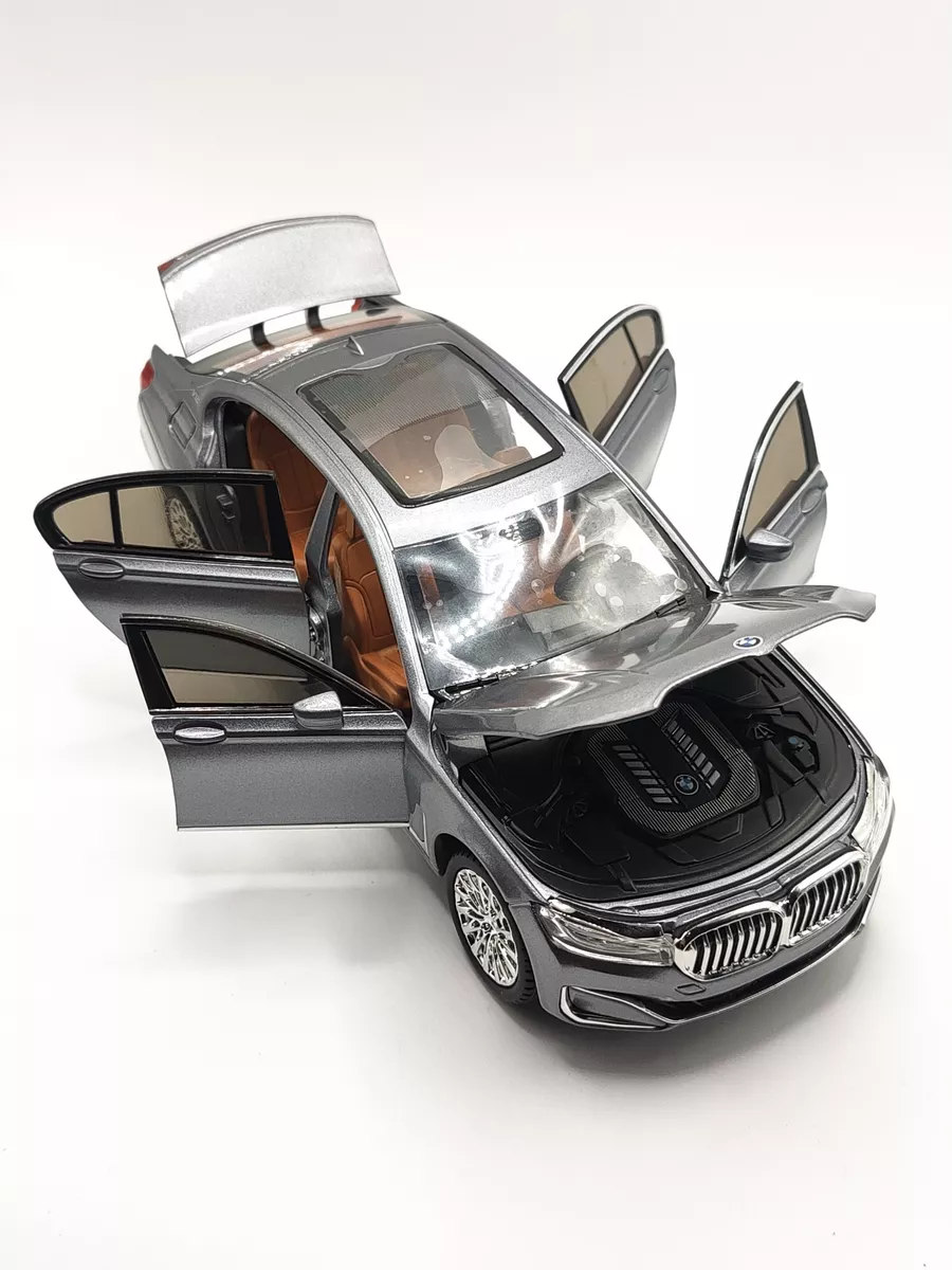 

Машинка металлическая инерционная КарандашоФФ bmw 7 серая 21 см, Серый, bmw