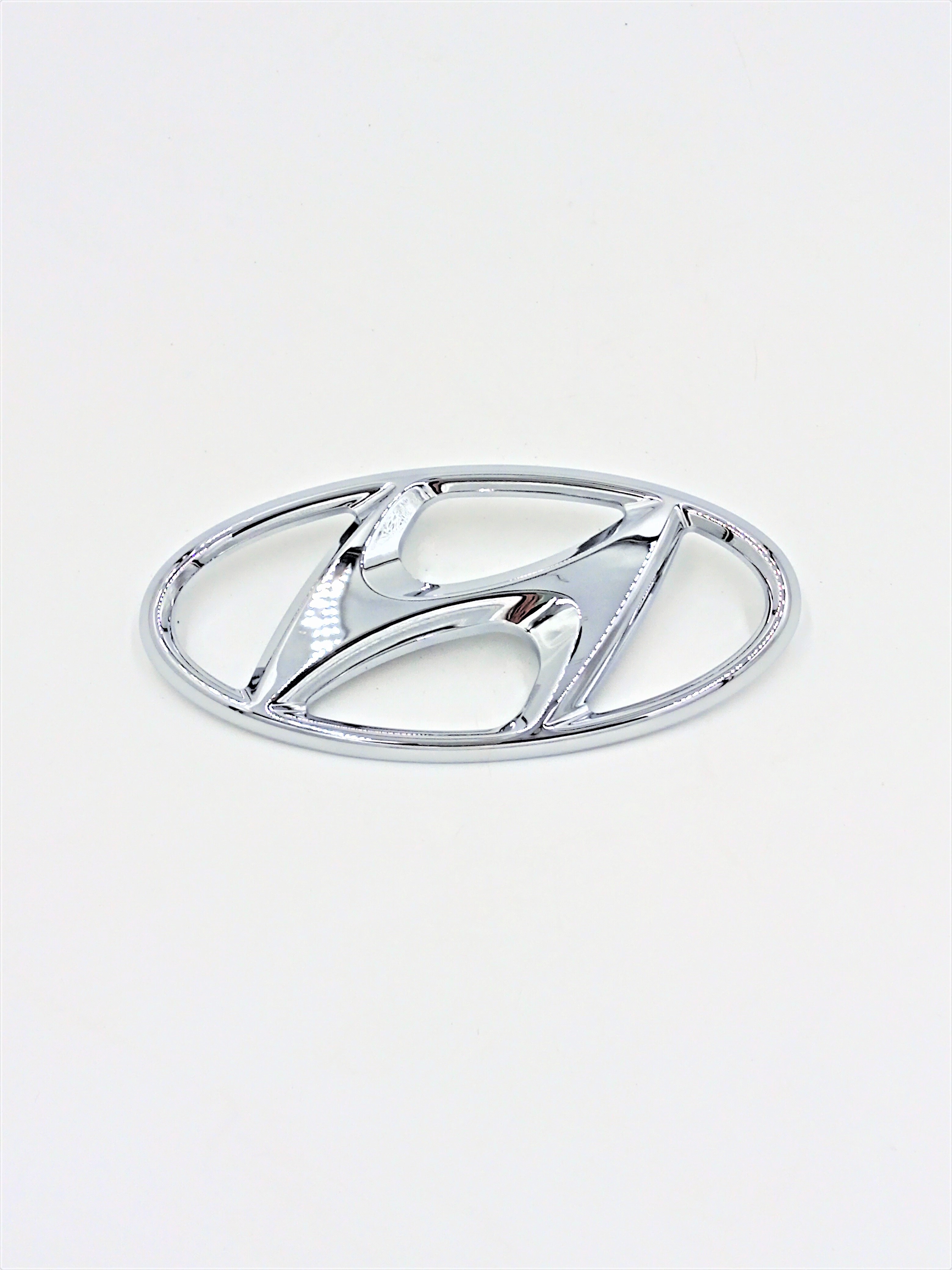 

Эмблема Solaris (2017 - ) HYUNDAI-KIA 86300H5000, 86300H5000