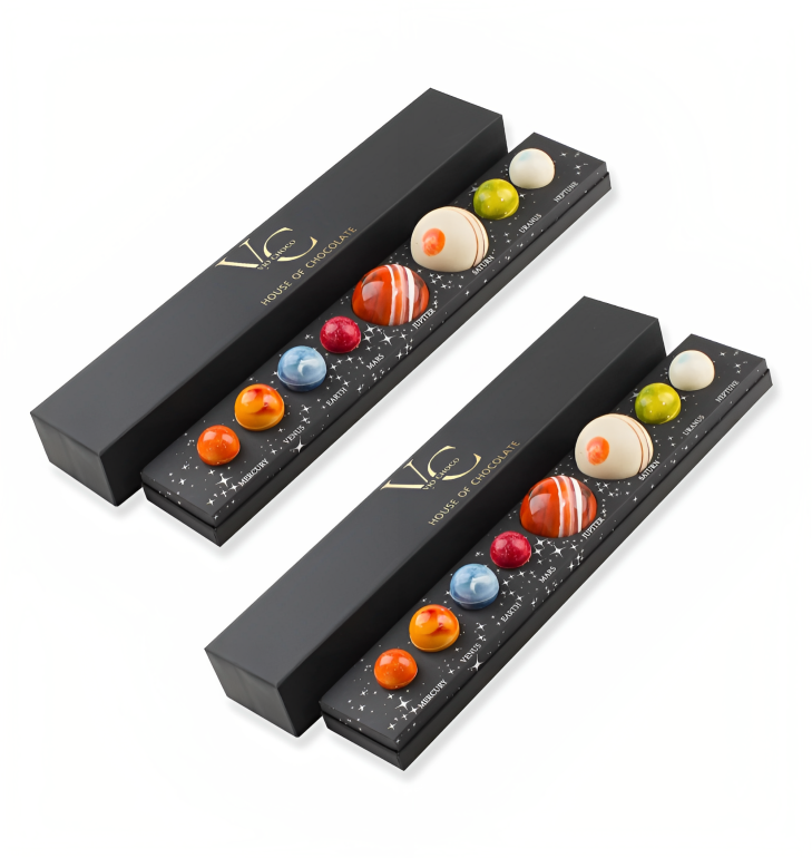 Два космических набора шоколадных конфет VioChoco Всемирное тяготение ассорти, 800 г