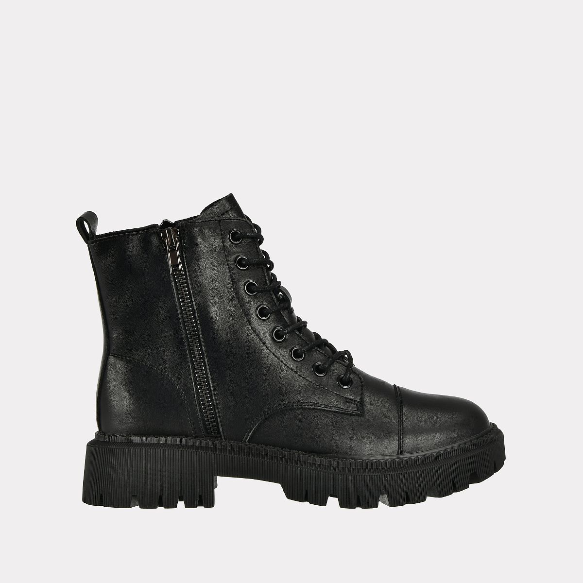 

Ботинки женские Versiya shop 5011 черные 40 RU, 5011