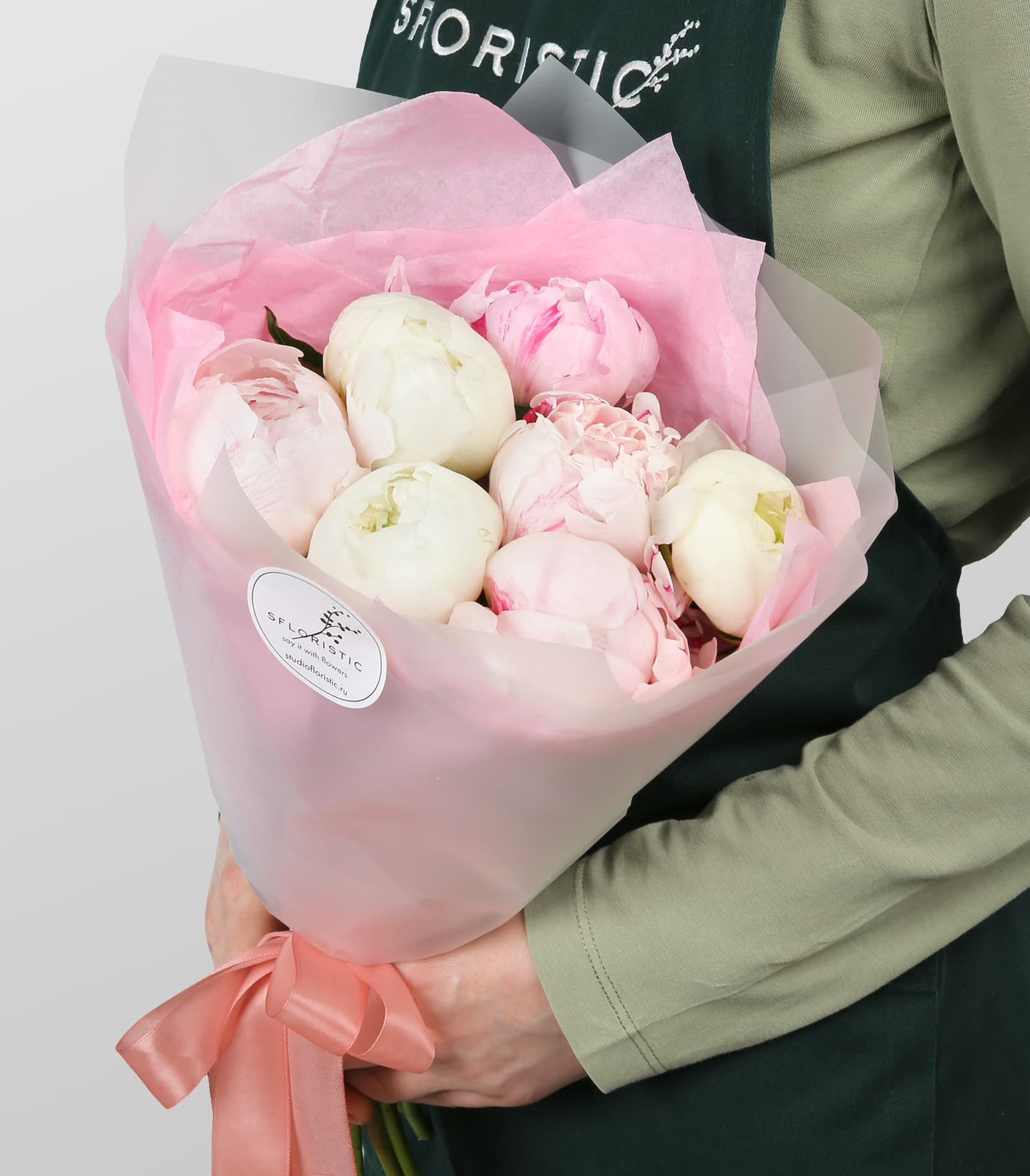 

Букет Studio Floristic из пионов 7 шт 30 см Нежный союз розовый