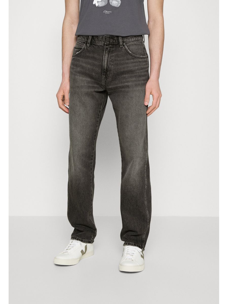 

Джинсы мужские Wrangler WR122G0AB черные 32/32, Черный, WR122G0AB