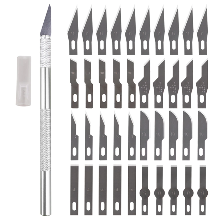Нож-скальпель Run Energy для моделирования с лезвиями (40 шт.)