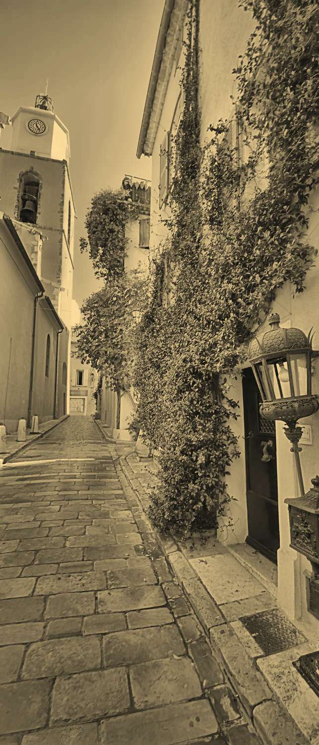 

Самоклеющиеся фотообои "Улочка Сен-Тропе", 90x210 см, эффект сепия