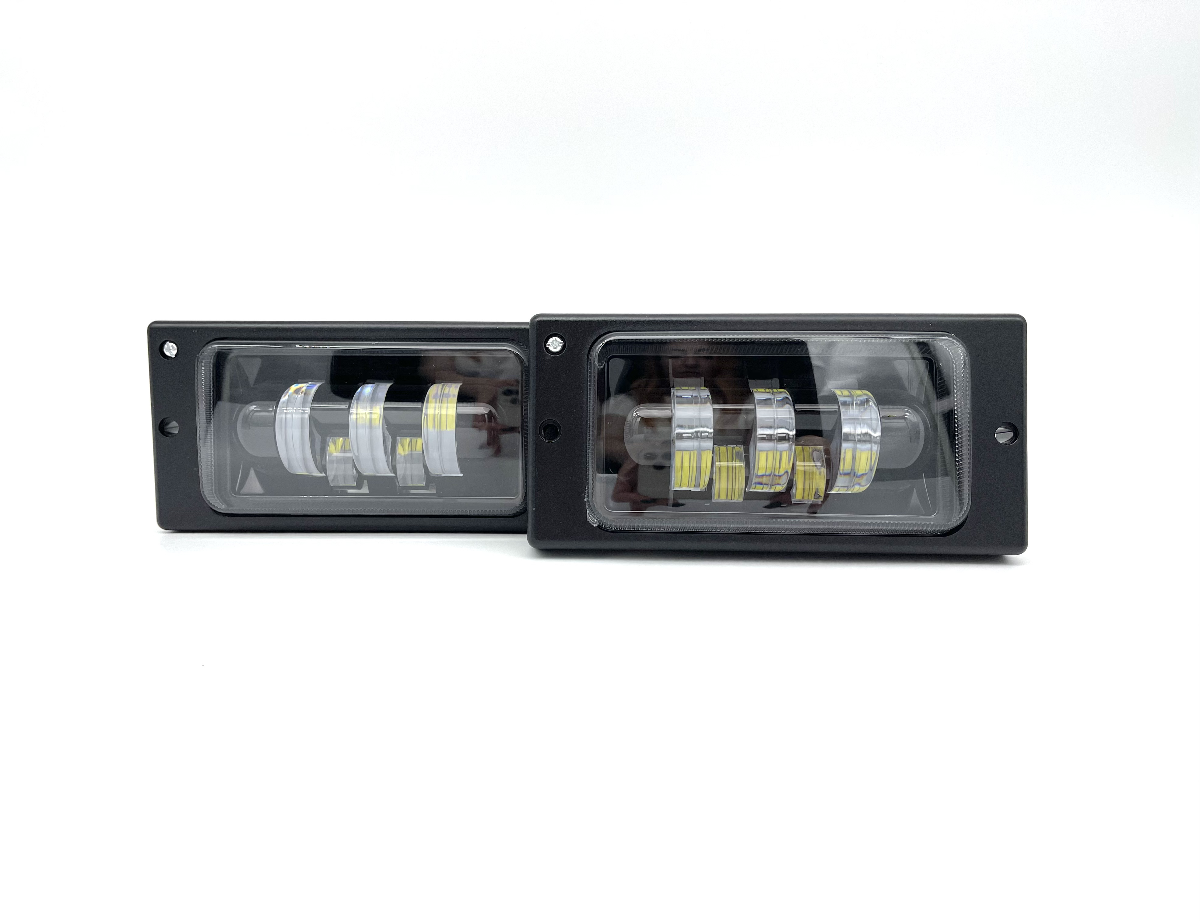 

Фары для LADA/2110,11,12,13,14,15 ZF-5281-2LED с регулировкой 55W