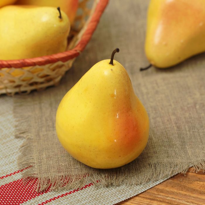 

Муляж "Груша жёлтая" 7х8 см