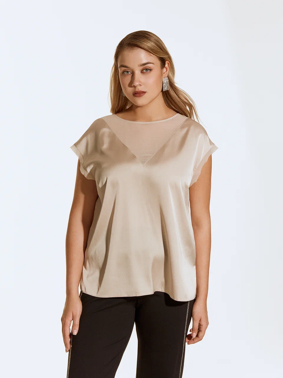 

Блуза женская Lalis BL0958 бежевая 48 RU, BL0958