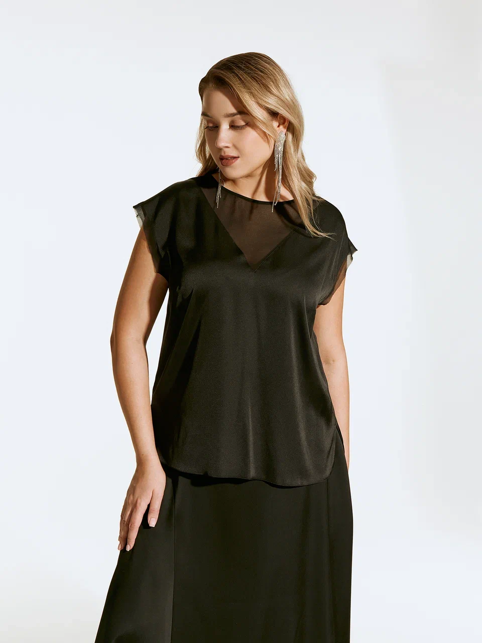 

Блуза женская Lalis BL0958 черная 50 RU, Черный, BL0958