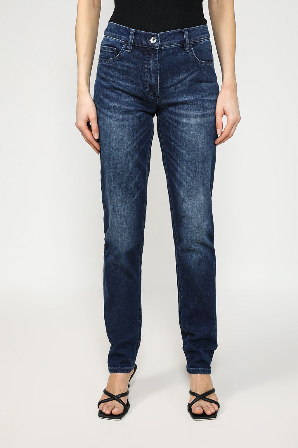 

Джинсы женские Gerry Weber 222024-66821 синие 46R, Синий, 222024-66821