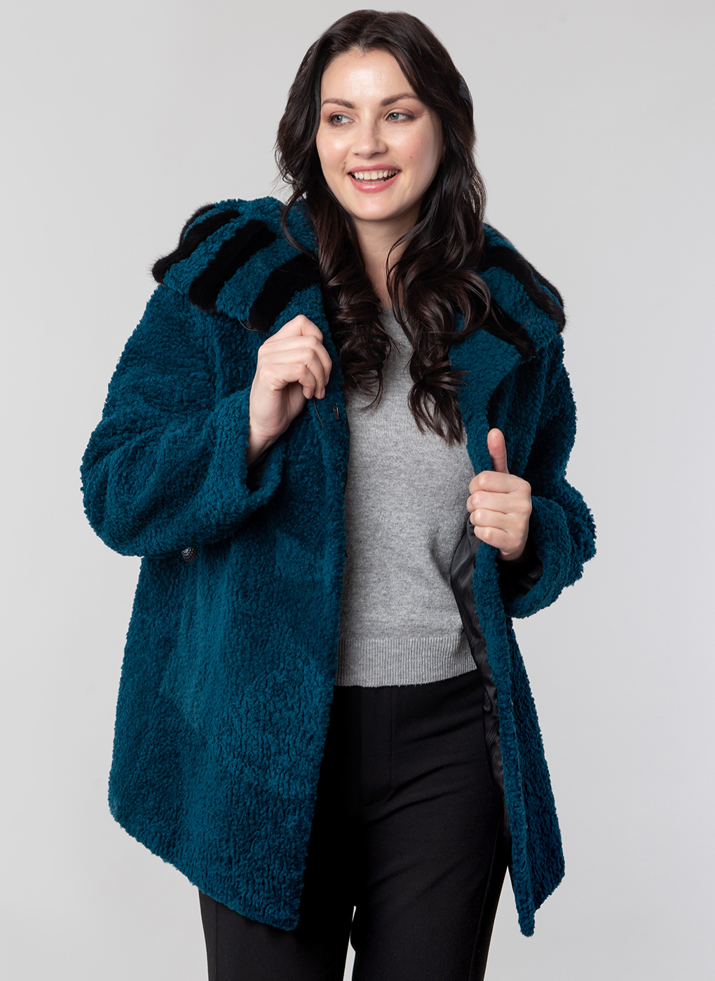 

Полушубок женский Каляев 44844 зеленый 56, 44844