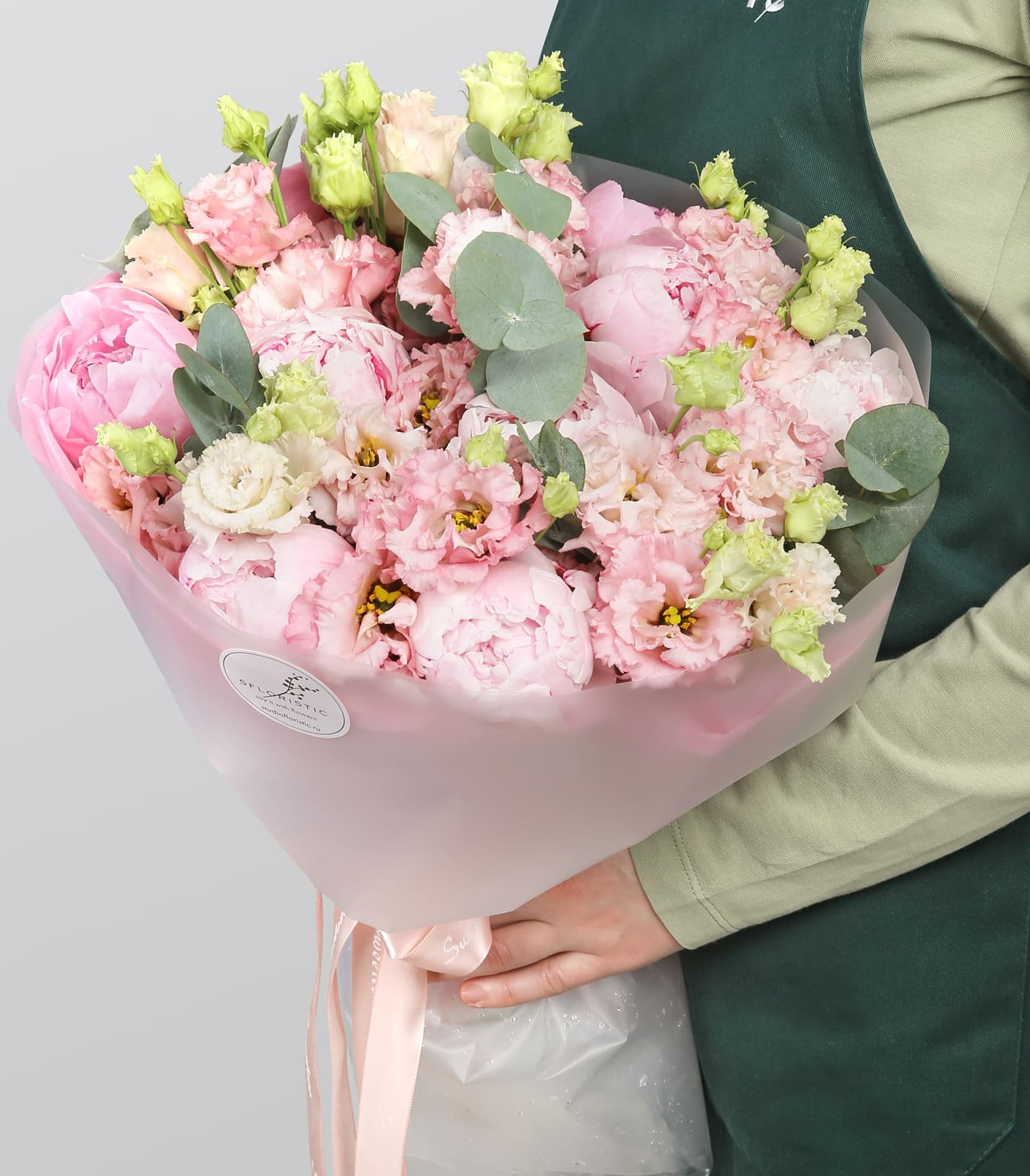 

Букет Studio Floristic из пионов и эустомы 14 шт 37 см Цветочная мелодия розовый